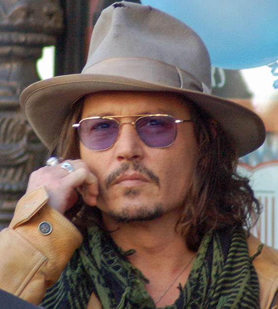 Depp ganhou a ação e um jurado chegou a declarar que Heard tinha lágrimas de crocodilo, fingindo durante as audiências. O ator então passou a tentar reconstruir a carreira. 
