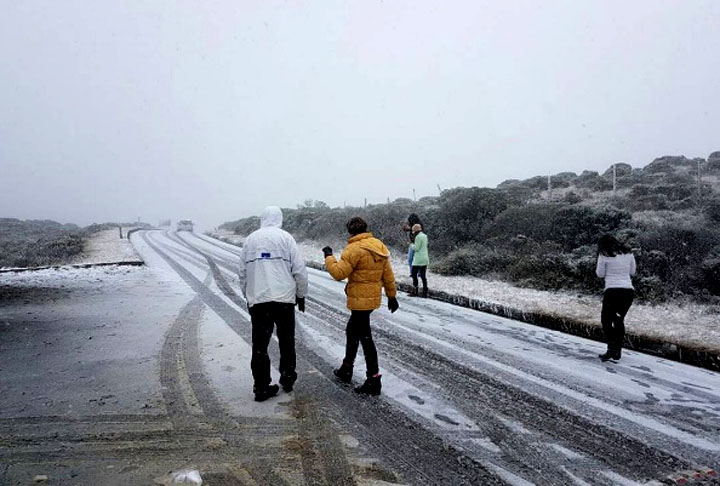 A altitude de uma cidade pode trazer desafios, é necessário lidar com temperaturas mais baixas e ventos fortes. Mas seus habitantes desfrutam de paisagens deslumbrantes, ar puro e uma atmosfera única. -  (crédito: Site sc.gov.br)