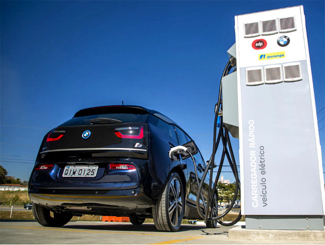 Uma das mudanças da reforma é que os veículos podem ter diferentes alíquotas de acordo com seu impacto ambiental (se são mais ou menos poluentes).