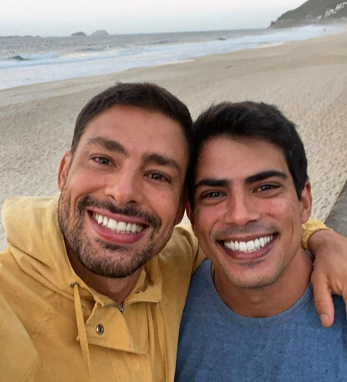 Em 2021,  ele deu vida aos gêmeos Chris e Renato, os personagens principais da novela 