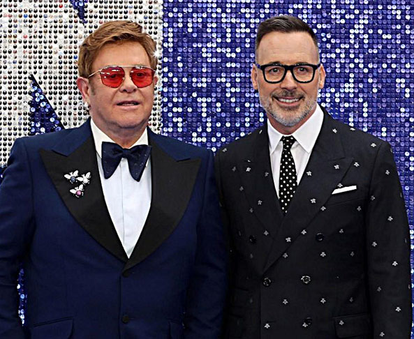 O astro britânico tem dois filhos com o cineasta David Furnish, com quem está junto desde 2005. Porém, há relatos de que eles já tinham um relacionamento desde meados dos anos 1990. 
