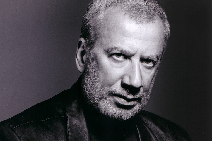 <p>Elya Baskin – Letonês – Também é russo-americano. Interpreta o Cardeal Petrov. </p>
