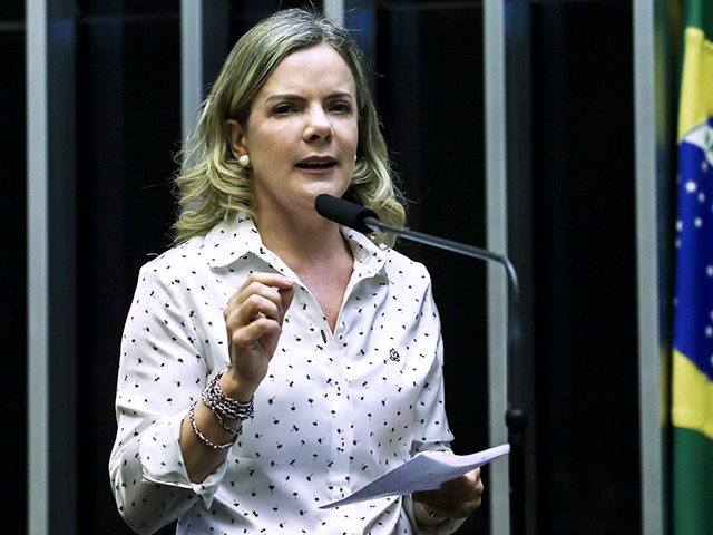 Gleisi chama líderes da base na Câmara para almoço em seu gabinete