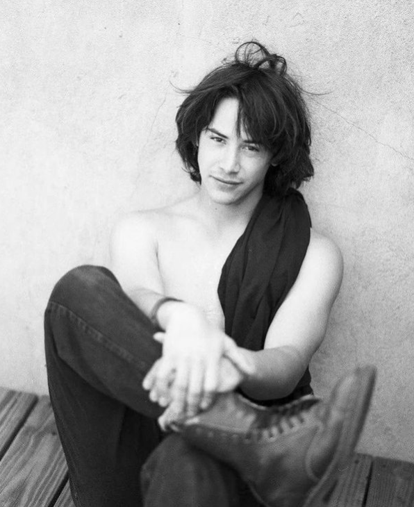Quando Keanu tinha 12 anos, a mãe se mudou com ele e a irmã de Keanu, Kim, para Nova York. Patricia casou-se com Paul Aaron, diretor de teatro, e a família foi para o Canadá. Todos adquiriram cidadania canadense. 