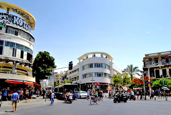 Em 15º lugar, aparece Kerem Hateirmanin, em Tel-Aviv, capital "econômica" de Israel. O bairro fica numa região central da cidade e abriga o Shuk HaCarmel (Mercado Carmelo), além do Hotel Nordoy. É um local jovem, mas os restaurantes não abrem aos sábados, por questões religiosas. 