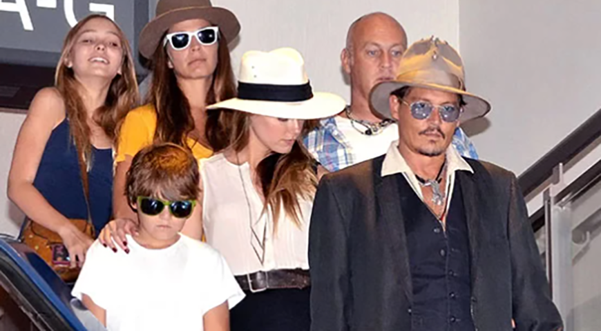 Depp e Vanessa viveram juntos por 14 anos e têm dois filhos: Lily-Rose, nascida em 1999, e Jack, em 2002.