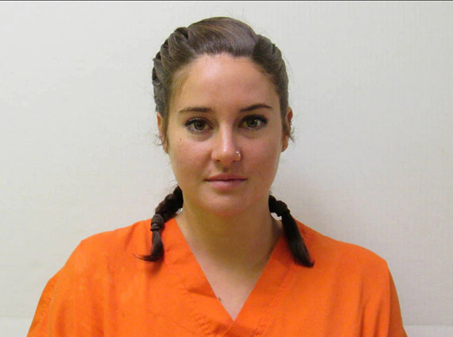 Shailene Woodley – A atriz de "Divergente (2014) foi presa em 2016 durante protestos contra o oleoduto Dakota Access Pipeline, nos EUA. Ela foi detida por invasão de propriedade privada, mas seu ato acabou atraindo atenção para a causa ambiental.