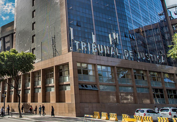 Madrasta acusada de envenenar enteados vai a júri popular