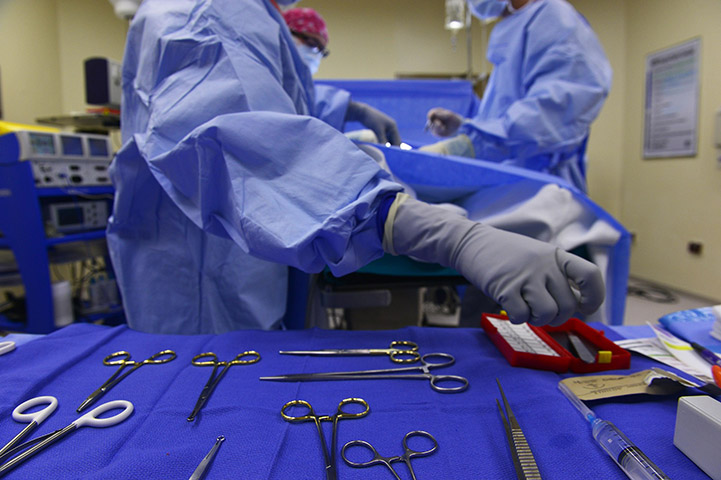 1. Médicos Especialistas – R$ 18.475 - Profissionais como cardiologistas e neurocirurgiões lideram o ranking devido à alta complexidade de suas funções e à longa formação exigida. -Pixabay