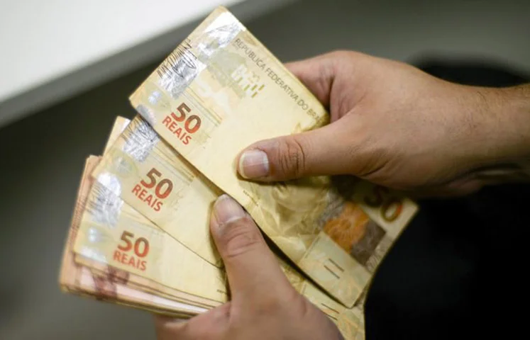 Com Selic em alta, títulos públicos atingem maior patamar dos últimos 10 anos Com Selic em alta, títulos públicos atingem maior patamar dos últimos 10 anos