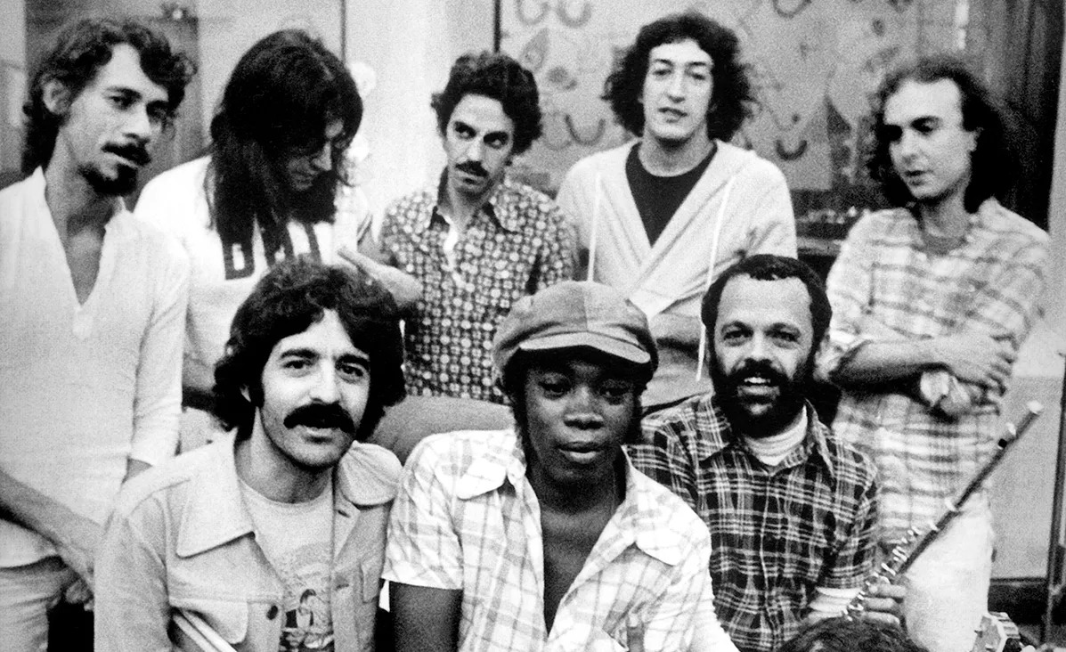 Cantor, compositor e instrumentista, ele foi um dos fundadores do lendário Clube da Esquina, movimento que transformou o cenário musical do país na década de 1970, ao misturar influências do rock, do jazz e da MPB. 
