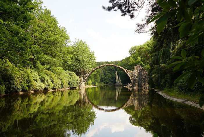 Ponte do Diabo na Alemanha - Rakotzbrücke