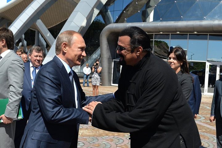 Politicamente, ele é um apoiador notório de Vladimir Putin, a quem já se referiu como 