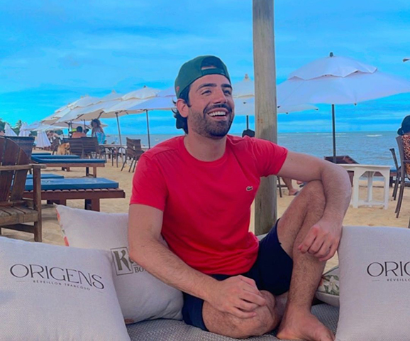 Tudo começou em maio de 2022, quando o jornalista Matheus Baldi postou nas redes sociais que Klara tinha dado à luz uma criança. Pouco depois, ele apagou a publicação e hoje sabe-se que isso foi um pedido dela. 