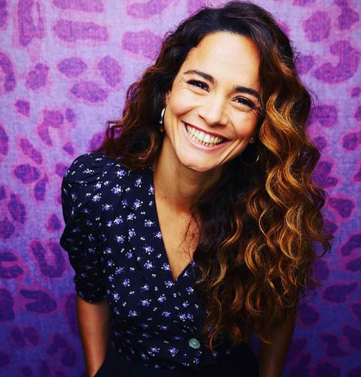Ela é tia da também atriz Alice Braga (“Cidade de Deus” e “Eu Sou a Lenda”), que é filha da sua irmã Ana Braga. 

