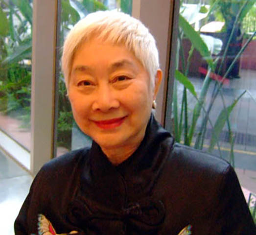 Lisa Lu - Nasceu em 19/1//1927 em Pequim (China). Cantora de ópera, foi para os EUA e seus principais papéis foram nos filmes é mais conhecida por seus papéis nos filmes O Último Imperador, The Joy Luck Club e Podres de Ricos. 