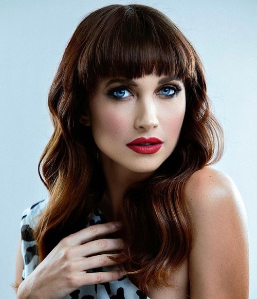 Ela, aliás, até participou da série bíblica Reis, da Record, interpretando Abigail.