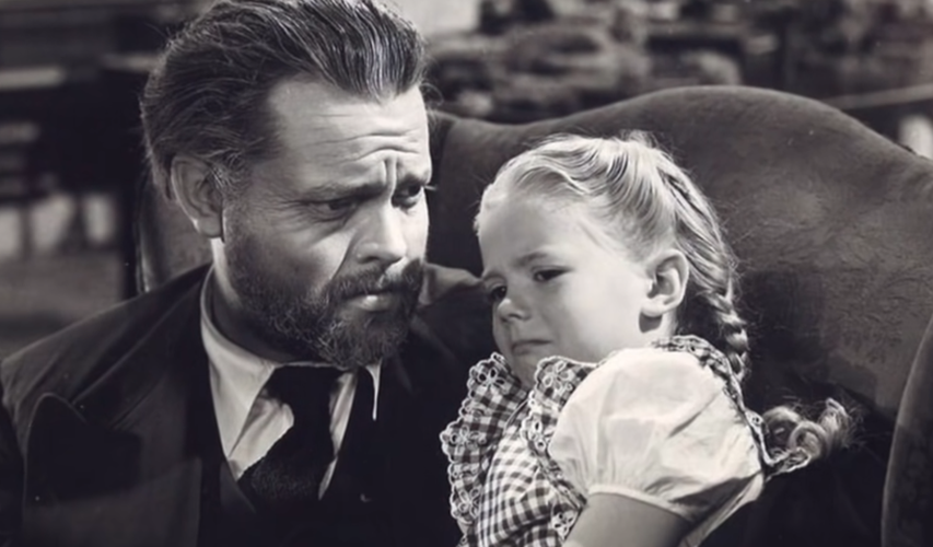 Ela estreou no filme "Tomorrow is forever"("O Amanhã é Eterno"), aos 4 anos de idade, em 1946, no papel de uma órfã, ao lado de Orson Welles, e imediatamente conquistou o público.  - reprodução filme