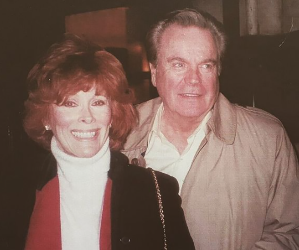 Robert Wagner voltou a se casar e vive desde 1990 com a atriz Jill St John.  - 