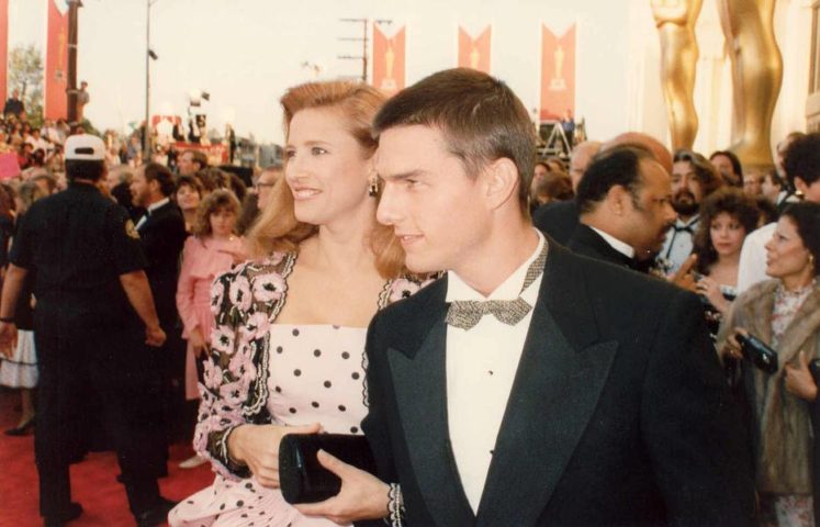 Cruise já foi casado três vezes. Entre 1987 e 1990, a união foi com a também atriz Mimi Rogers. 