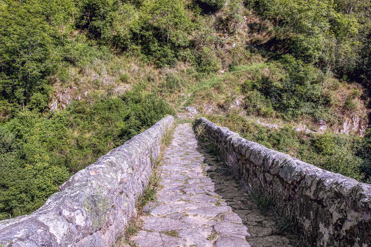 Veja algumas dessas pontes "diabólicas", em diferentes partes da Europa. Feitas de pedra sobre rios, são monumentos históricos e pontos de visitação para os "corajosos". 