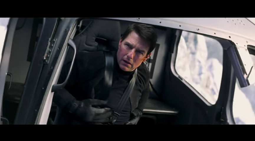 O ator faz muitas cenas de ação por conta própria, dispensando dublês, pois acha mais autêntico. Como ele é piloto de verdade, facilita. 