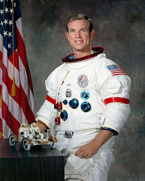 David Scott - Nascido em 6/6/1932. Formado pela Universidade de Michigan/Academia Militar dos EUA. Pisou na Lua em 31/7/1971.-Divulgação NASA