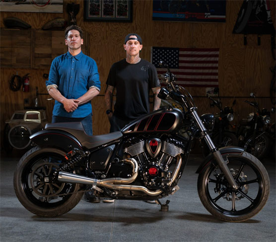 Jon Bernthal - O ator, que se destacou nas séries "Walking Dead" e "O Justiceiro", ganhou uma Indian Chief como presente da fabricante: um modelo criado a partir do programa de motos customizadas. 