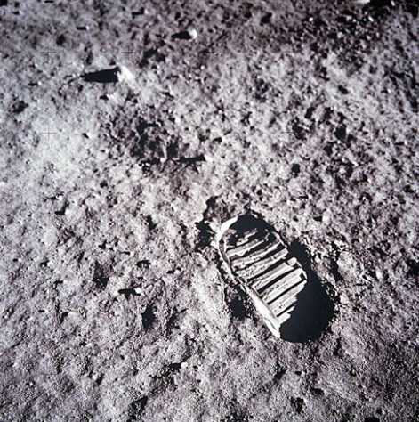 Pegada do astronauta Buzz Aldrin no solo lunar,  Apollo 11, 1