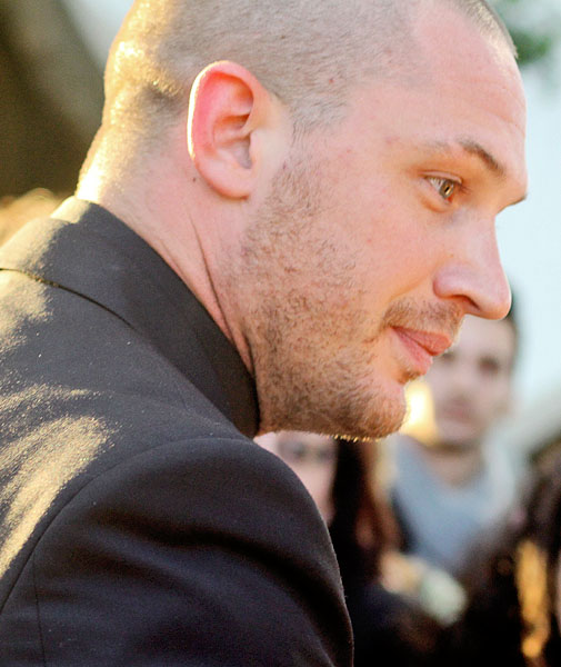 <p>Para o papel de Bane, Tom Hardy passou por uma intensa preparaÃ§Ã£o, tendo atÃ© que ganhar mais de 14 kg para compor o personagem.</p>
