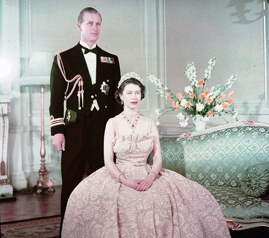 Em 1947, Elizabeth casou-se com o príncipe Philip, duque de Edimburgo. Eles tiveram um casamento duradouro de 73 anos, até a morte dele em abril de 2021.