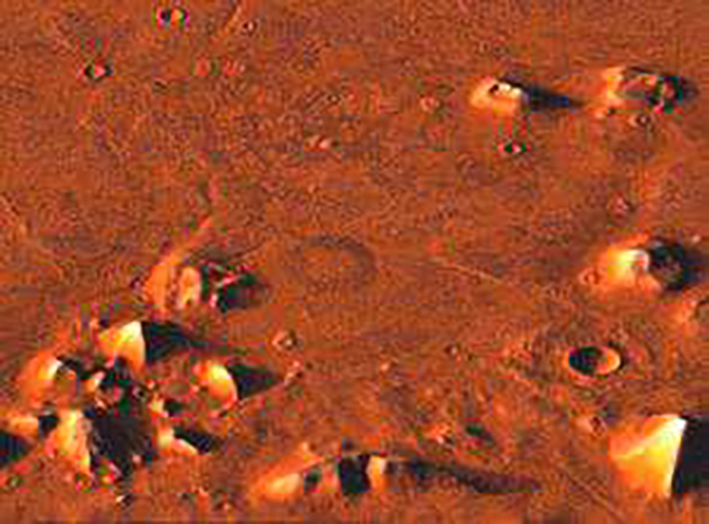 Essa formação fica numa região do planeta vermelho que se chama Cydonia Mensae. Essa área se localiza no hemisfério norte de Marte.
