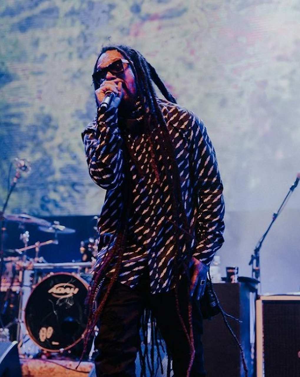 Por causa de uma queda de pressão, o cantor carioca Marcelo Falcão passou mal durante um show na badalada Orla de Atalaia, em Aracaju, capital de Sergipe. 