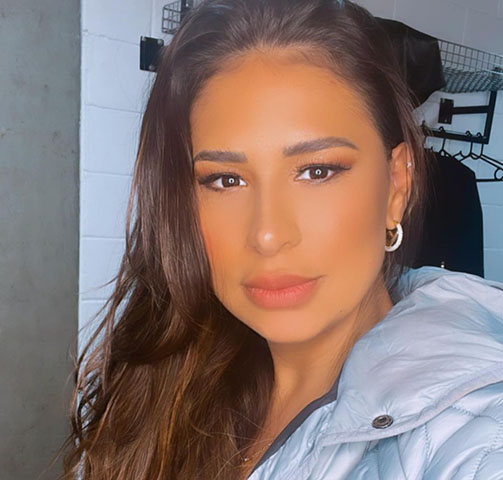 Antes da fama, Simone cresceu em uma família humilde e chegou a morar em diversas cidades do interior do Brasil por conta da profissão do pai.-Reprodução Instagram @simonemendes