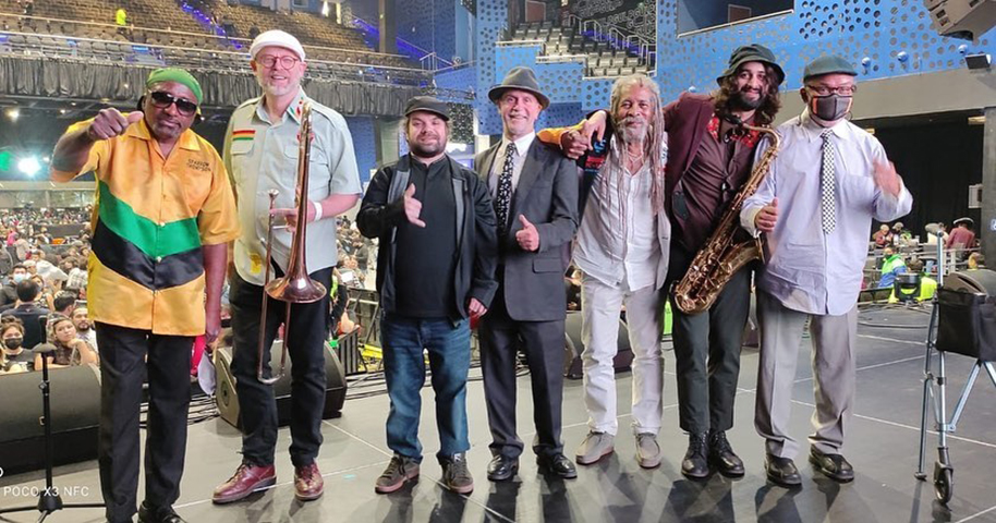 The Skatalites - Banda jamaicana que junta a palavra Satellites com Ska. É considerada a criadora do Ska, gênero de Reggae que mistura elementos caribenhos (calipso e mento) e americanos (jazz, jump blues e R&B).  