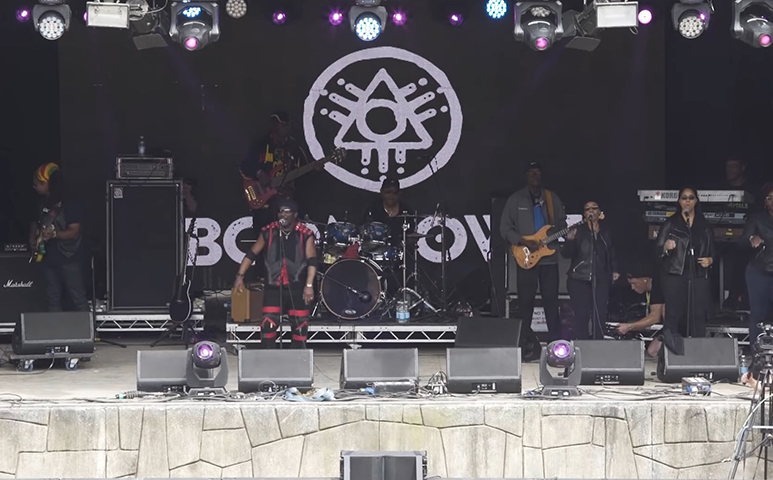 Toots E The Maytals - Um dos mais conhecidos grupos de reggae, formado na Jamaica nos anos 1960. O vocalista Toots Hibbert foi considerado um dos 100 maiores cantores de reggae da história pela revista Rolling Stone. Morreu em 2020, aos 77 anos. 