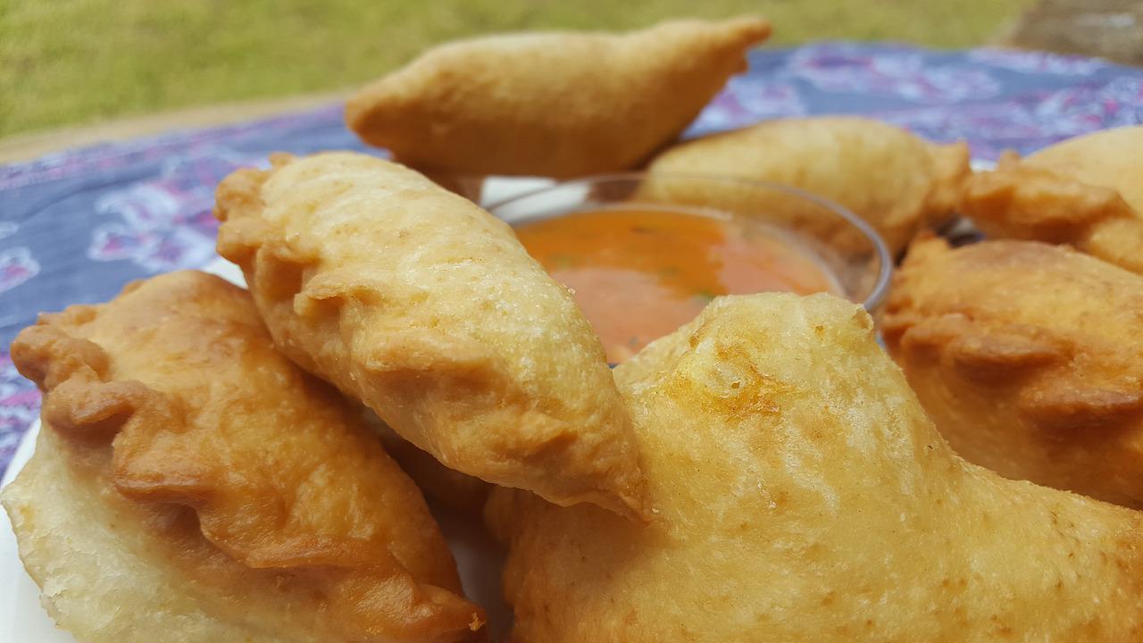 Com tamanha inspiração, vamos, então, mostrar alguns alimentos que podem ser chamados de junk food (comida tão popular que tem até data de celebração.).