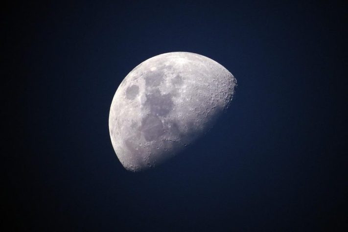 Lua - Monciano/Pixabay
