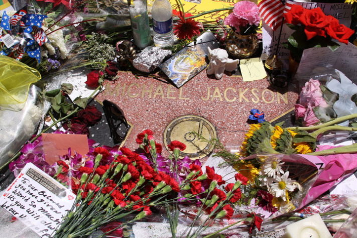 Michael Jackson estrela na calçada da fama