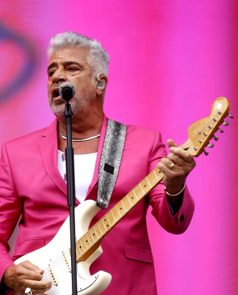 Vencedor do Grammy Latino, Lulu Santos também integrou duas importantes listas da revista Rolling Stone Brasil. Em 2009, figurou entre os 100 maiores artistas brasileiros, em seleção feita por jornalistas, e, em 2012, apareceu na lista dos 30 maiores ícones brasileiros da guitarra e do violão, elaborada por editores.