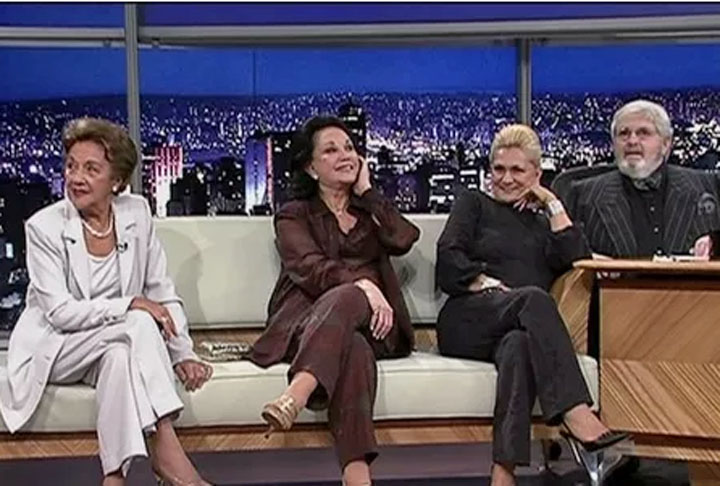 Com o sucesso, a Globo convidou Jô para retornar à emissora. De 2000 a 2016, ele comandou  "Programa do Jô", no mesmo modelo. Uma das entrevistas mais divertidas foi com Hebe Camargo, Lolita Rodrigues e Nair Bello.