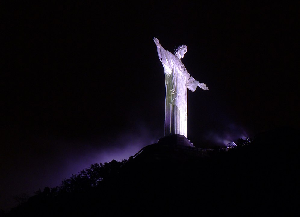 Raios causam prejuízos no Cristo Redentor