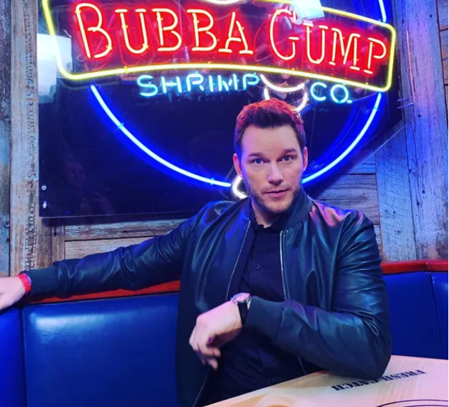 O galã de "Guardiões da Galáxia" trabalhava como garçom no Bubba Gump, no Havaí, e diz que costumava comer camarão do prato dos clientes.  Uma cliente, a atriz Rae Dawn Chong, o indicou para o cinema.