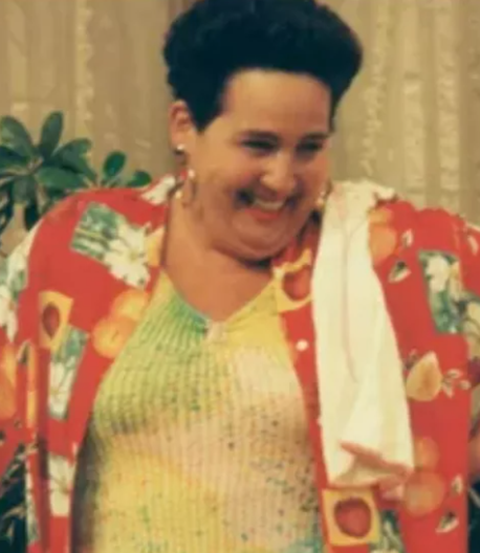 Claudia também fez sucesso com a Edileusa, do humorístico de TV em forma de teatro "Sai de Baixo". 