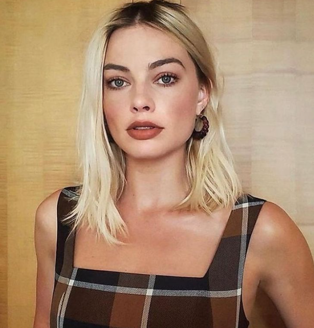 Decidiu escalar Cooper para a nova adaptaÃ§Ã£o cinematogrÃ¡fica de "O Morro dos Ventos Uivantes". No longa, ele atuarÃ¡ ao lado de grandes nomes como Jacob Elordi e Margot Robbie.-reproduÃ§Ã£o instagram