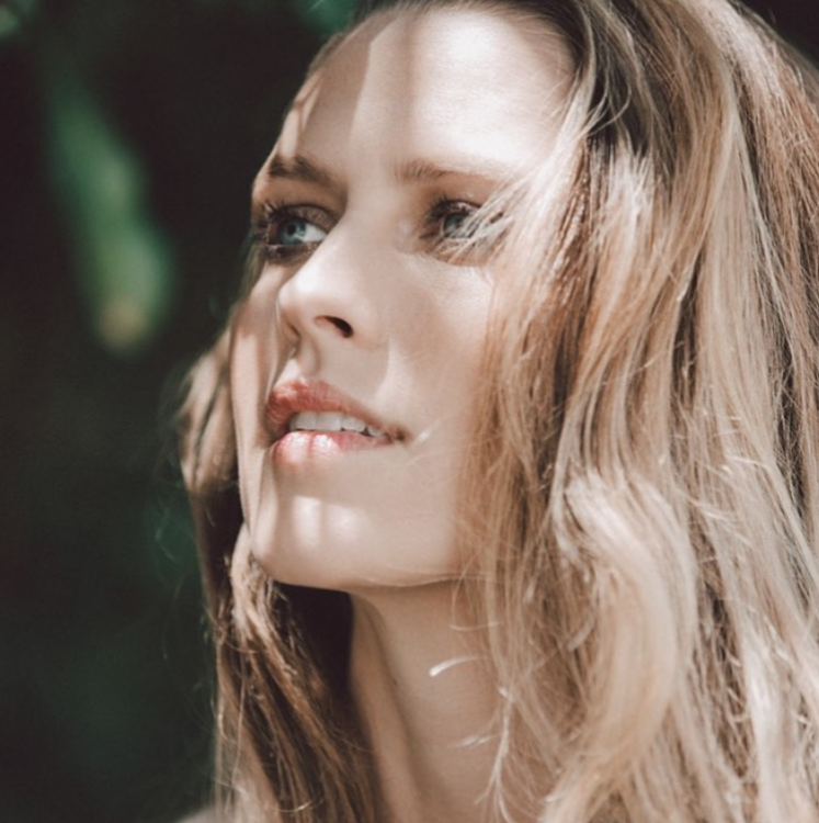 Teresa Palmer - Atriz australiana  nascida em 26/2/1986, destacou-se em O Grito 2 logo no começo da carreira. Atuação elogiada em 