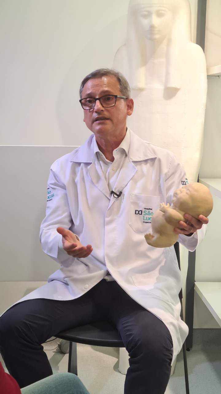 O Dr. Heron Werner ressalta também a importância da caderneta de vacinação. Na Era da Covid, outras doenças foram deixadas em segundo plano, mas também exigem atenção. 