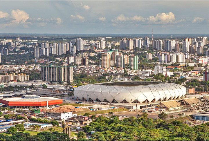 Amazonas: 13,1 anos. População do estado:  3,8 milhões de habitantes-Portal da Copa - Wikimédia Commons