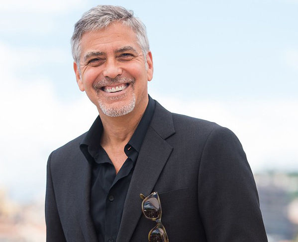 George Timothy Clooney também é americano, ator e diretor. O galã, da mesma geração de Brad Pitt, nasceu na cidade de Lexington, no estado de Kentucky. Ele nasceu em 6 de maio de 1961