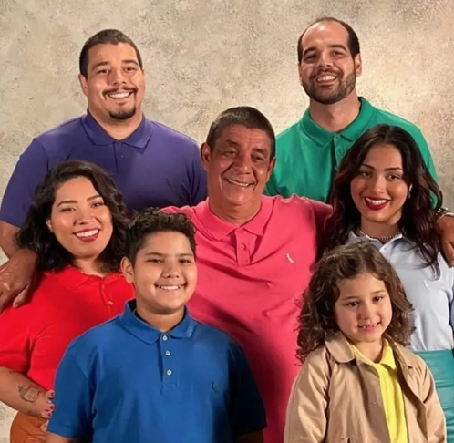 O casal tem quatro filhos, Eduardo, Elisa, Louis e Maria Eduarda, e sete netos.
-www.instagram.com/zecapagodinho